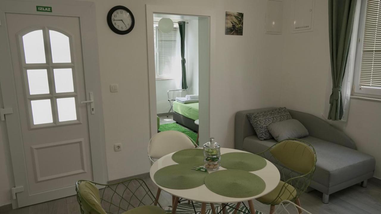 Apartments Bestak Krk Town Eksteriør billede