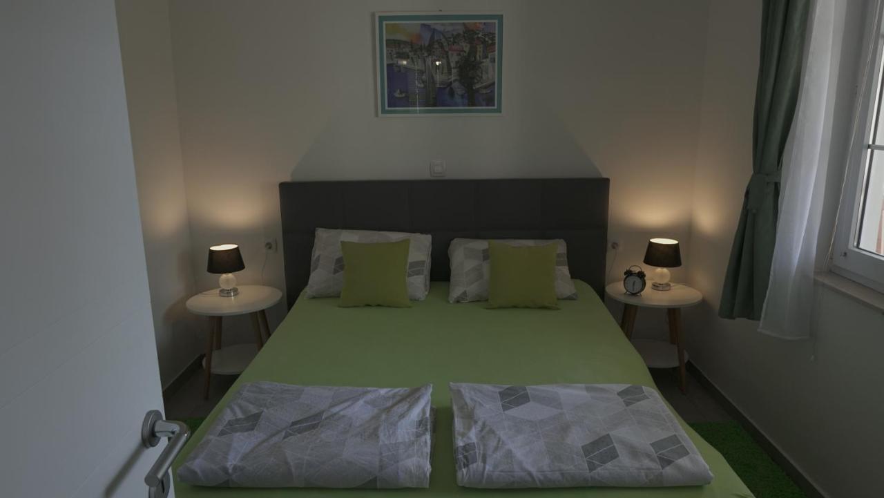 Apartments Bestak Krk Town Eksteriør billede